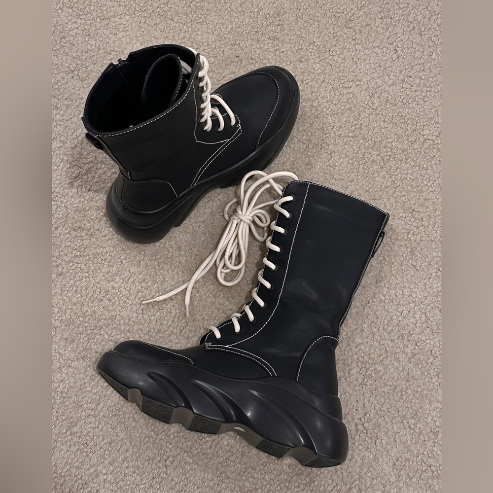 Stylish Black Lace-Up Women's Boots